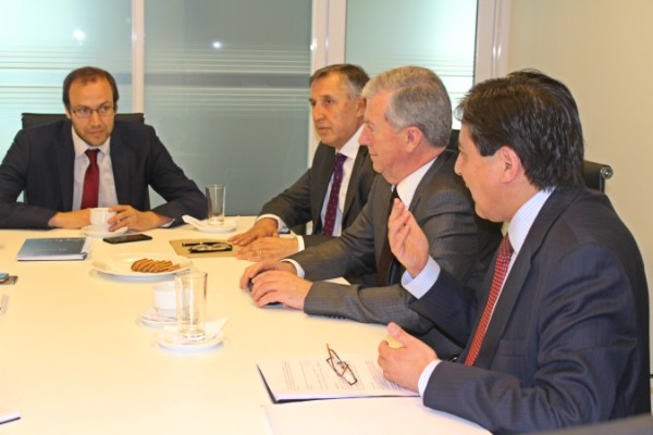 El Superintendente (T y P), Daniel García, se reunió en la mañana de hoy con un equipo de la I. Municipalidad de Viña del Mar
